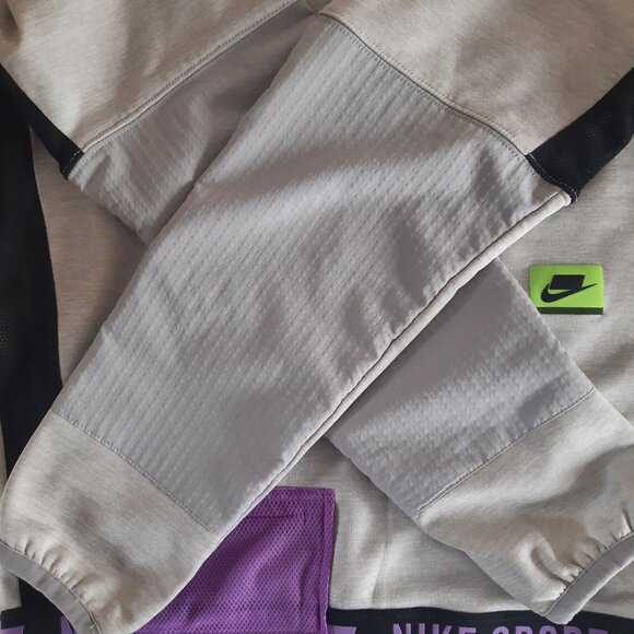 Nike Therma Crew Neck - Gray Sweatshirt - Men's Medium - Picture 2 of 12